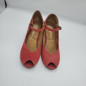 Jeffrey Campbell Regina Peep Toe Wedges size 7.5